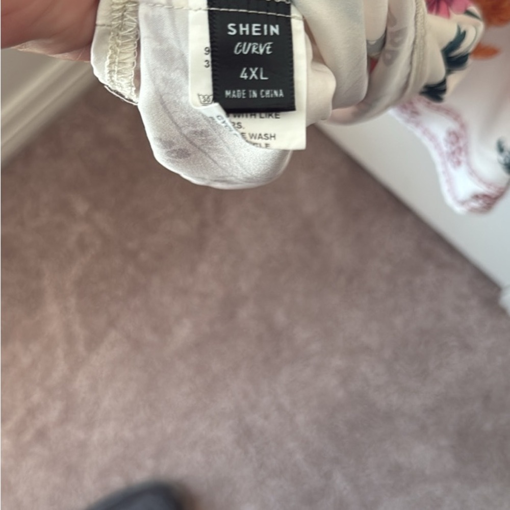 SHEIN Curve 4XL Floral Top